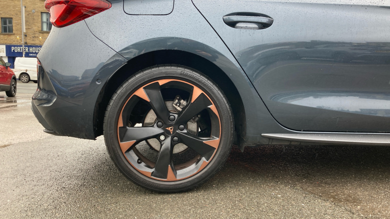 CUPRA Leon 1.5 eTSI V1 Design Edition 5dr DSG Petrol Hatchback